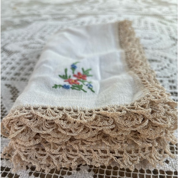 Two Tea Tray Embroidered Cloths. Centerpiece Doilie 1920s Cross Stitch Flowers - Picture 2 of 9